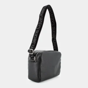 12283-BEHULTRALIGHT CAMERA BAGBLACK- TRACOLLE^CALVIN KLEIN JEANS Clearance