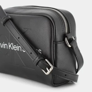 12220-01RSCULPTED CAMERA BAGBLACK- TRACOLLE^CALVIN KLEIN JEANS Best Sale